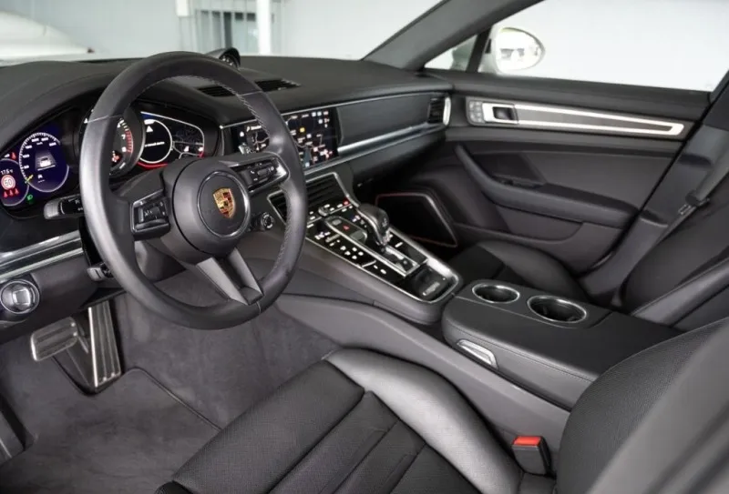 Porsche Panamera 4 E-Hybrid =Sport Chrono= Pano/Distronic Гаранция Image 6