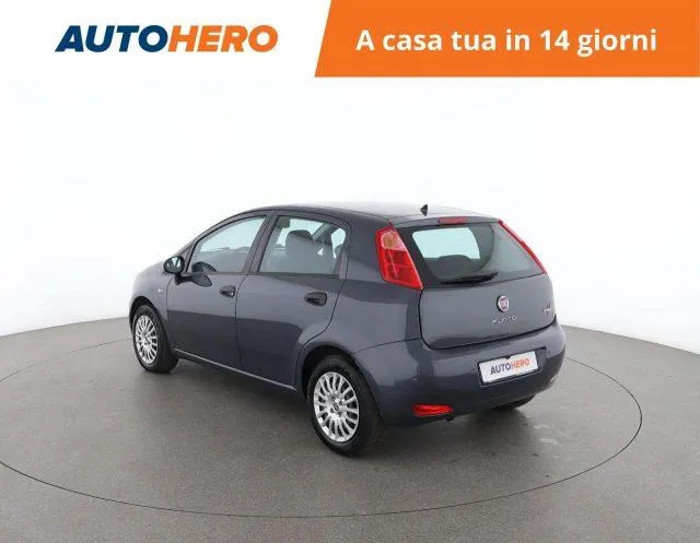 FIAT Punto 1.3 MJT II 75 CV 5p. Street Image 4